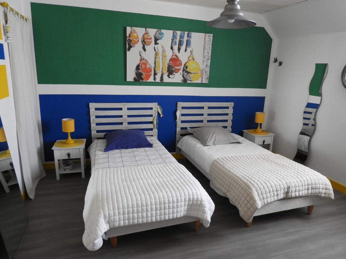 Les Volets Bleus Bed & Breakfast Saint-Guénolé Eksteriør bilde